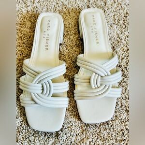 Marc Fisher LTD
White Casara 2 Slide Sandals Sz 6